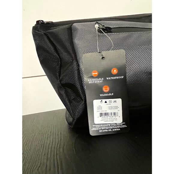 Realtree Outdoor/Hunting/Hiking, Waist Bag/Fanny Pack, Adjustable, Waterproof - Picture 3 of 8